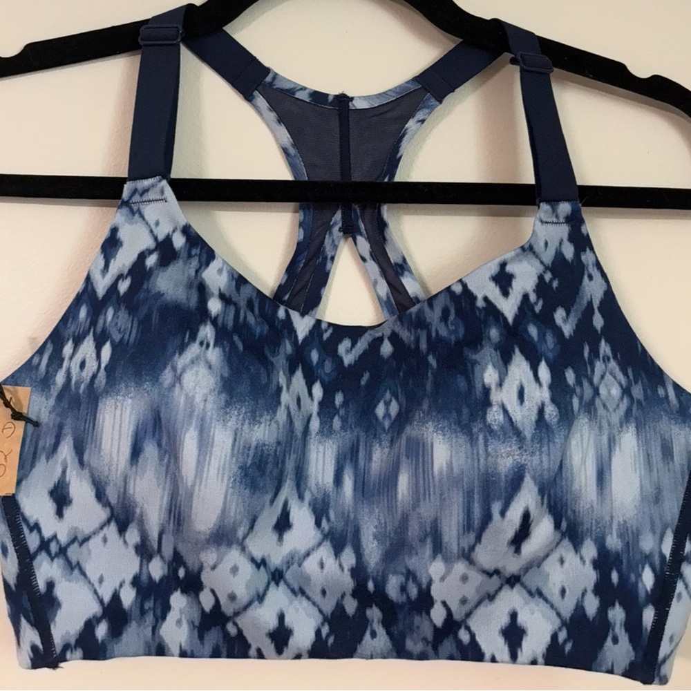 Victoria’s Secret Navy Patterned Sports Bra